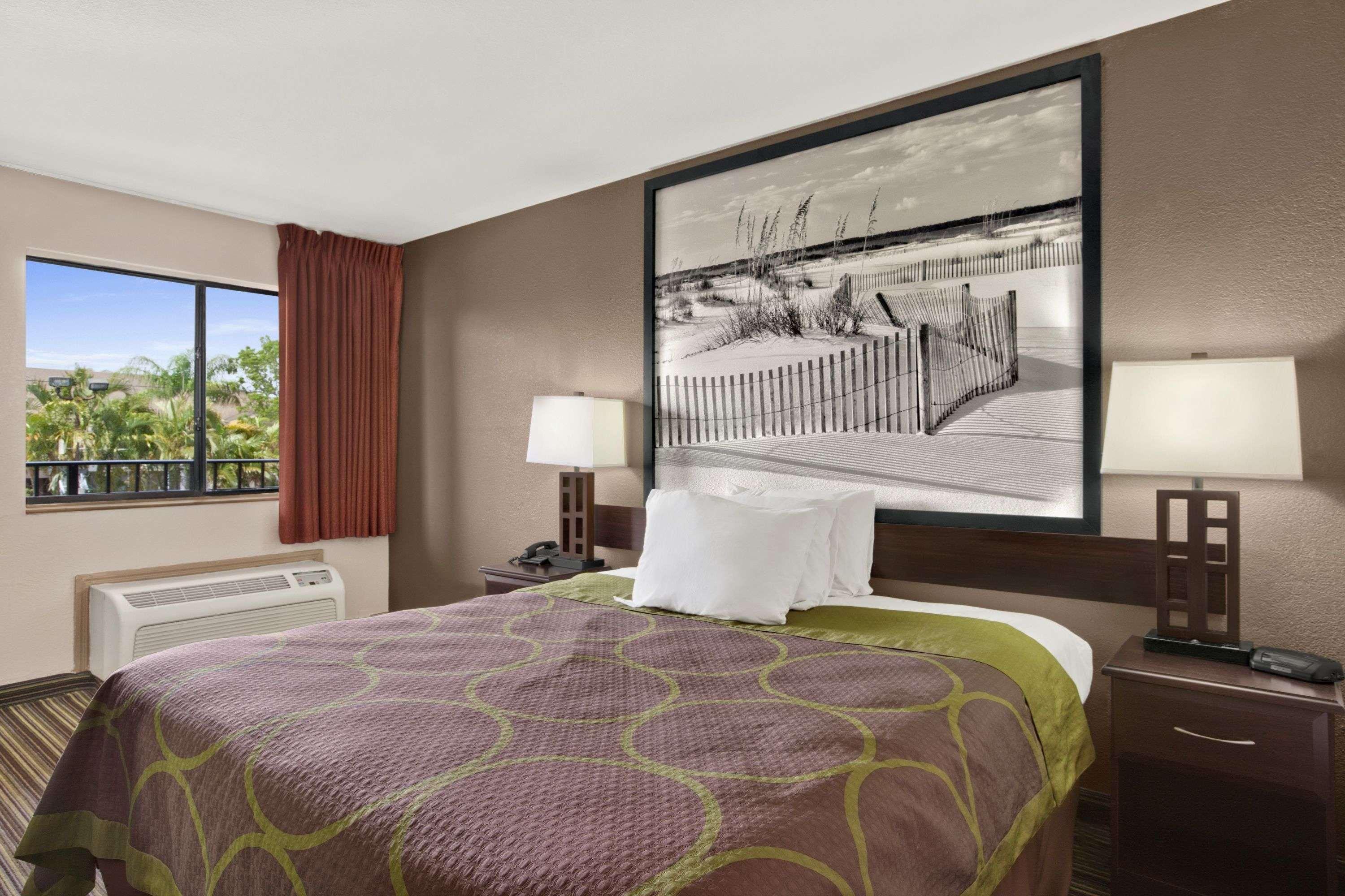 Super 8 By Wyndham Fort Myers Exterior foto