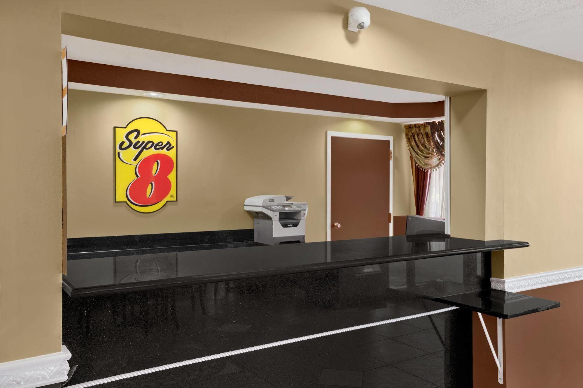 Super 8 By Wyndham Fort Myers Exterior foto